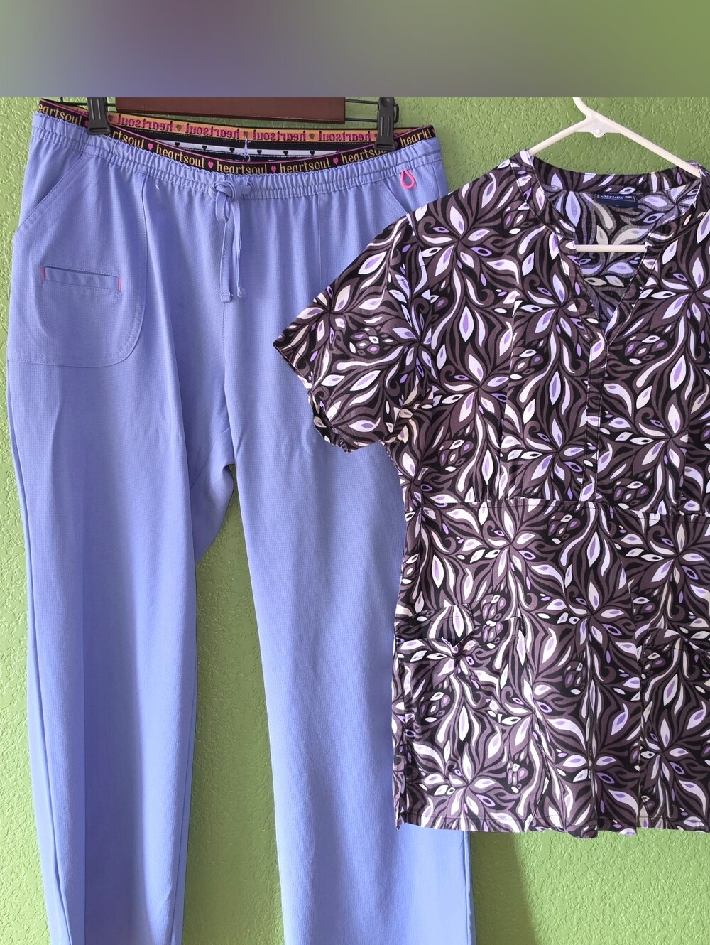 Sanibel Scrubs Top (L) & Heartsoul Petite Pants (L)